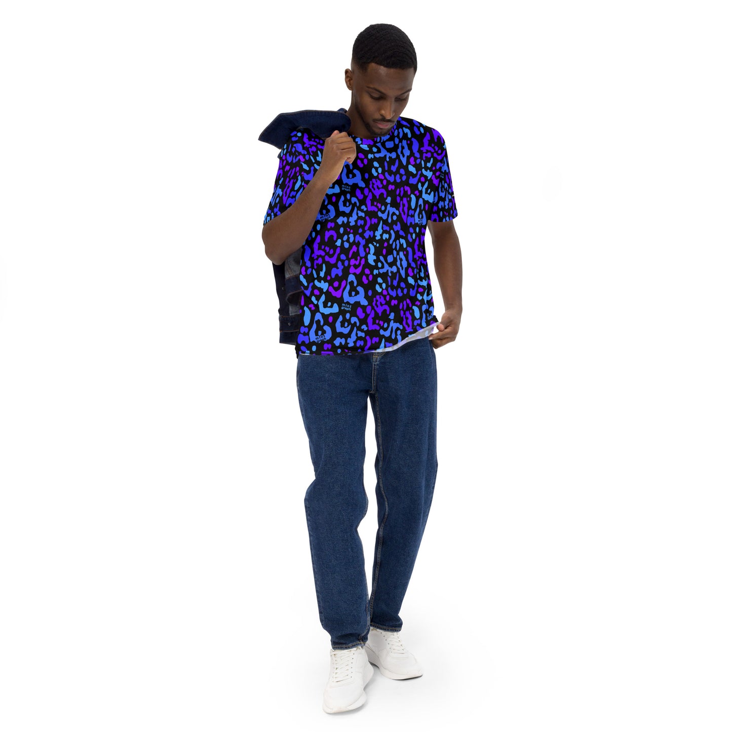 Maglietta uomo stampa allover - pattern design leopard colori blu/viola