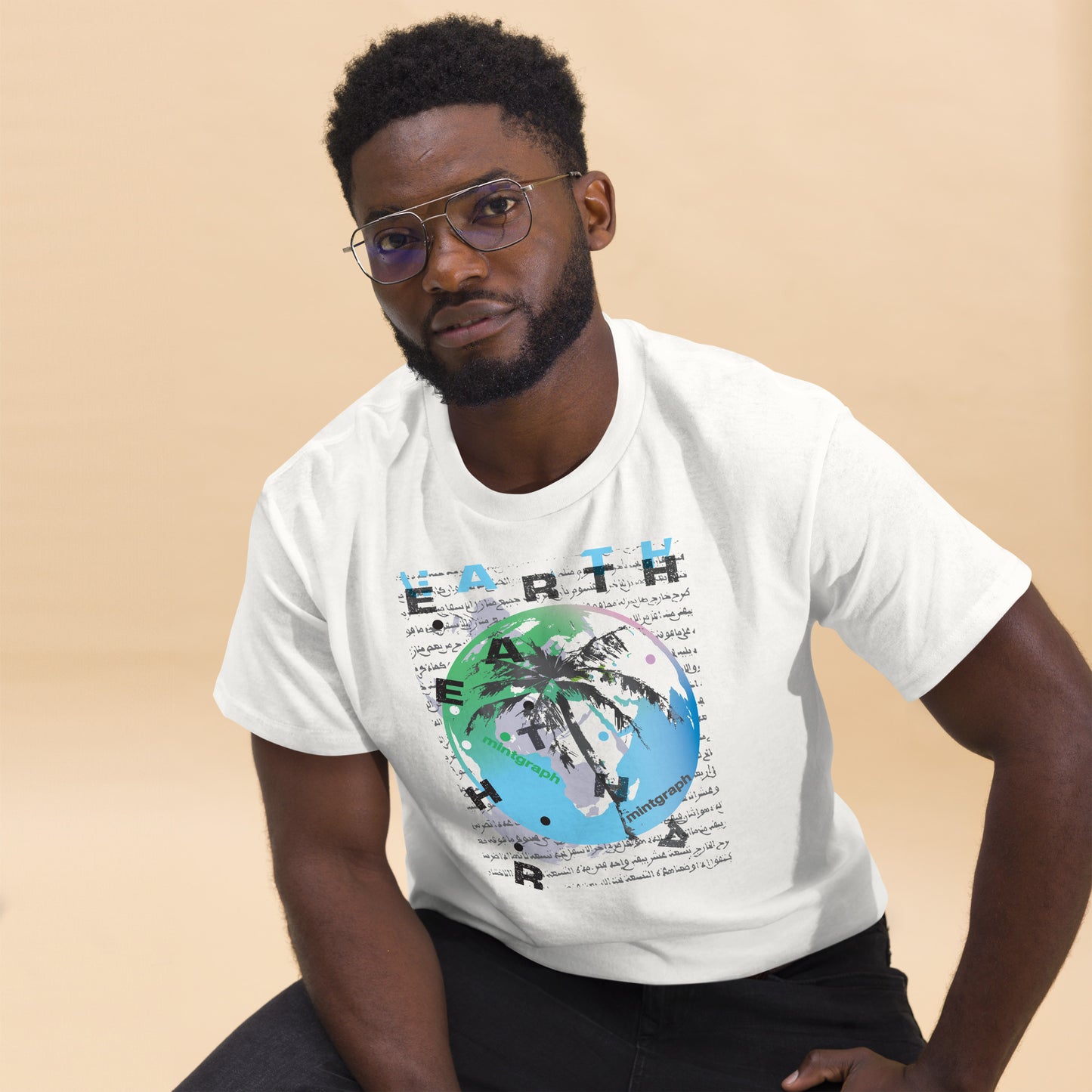 T-shirt classica con stampa design palma mondo