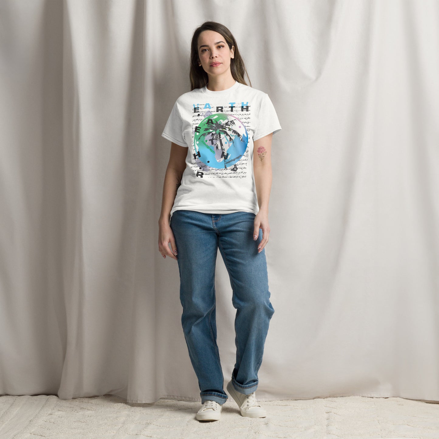 T-shirt classica con stampa design palma mondo